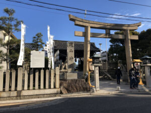 岡山神社、鳥居