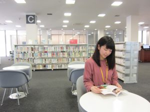 読書中